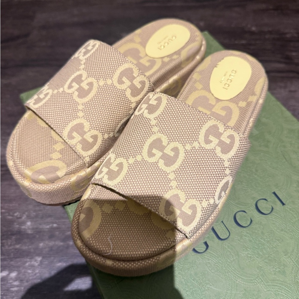 BRAND NEW Gucci Butter Yellow and Beige GG Canvas Platform Slides - Picture 2 of 7